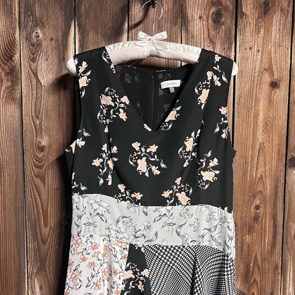 Calvin Klein Satin Mixed Floral Patterns Sleeveless V-Neck Belted Dress Sz 10 - Picture 5 of 13